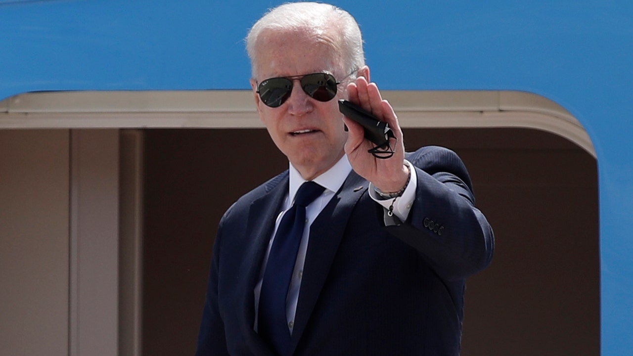 Biely dom tvrdí, že Biden uchováva spomienky na Deň D „pri srdci“ napriek pohŕdaniu pamäťou
