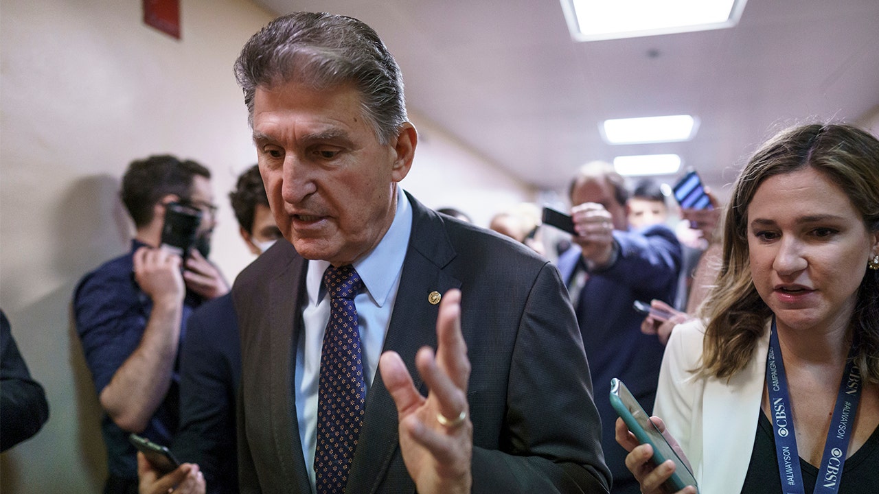 Manchin stands firm on filibuster, Dem plans for debt ceiling hike thwarted