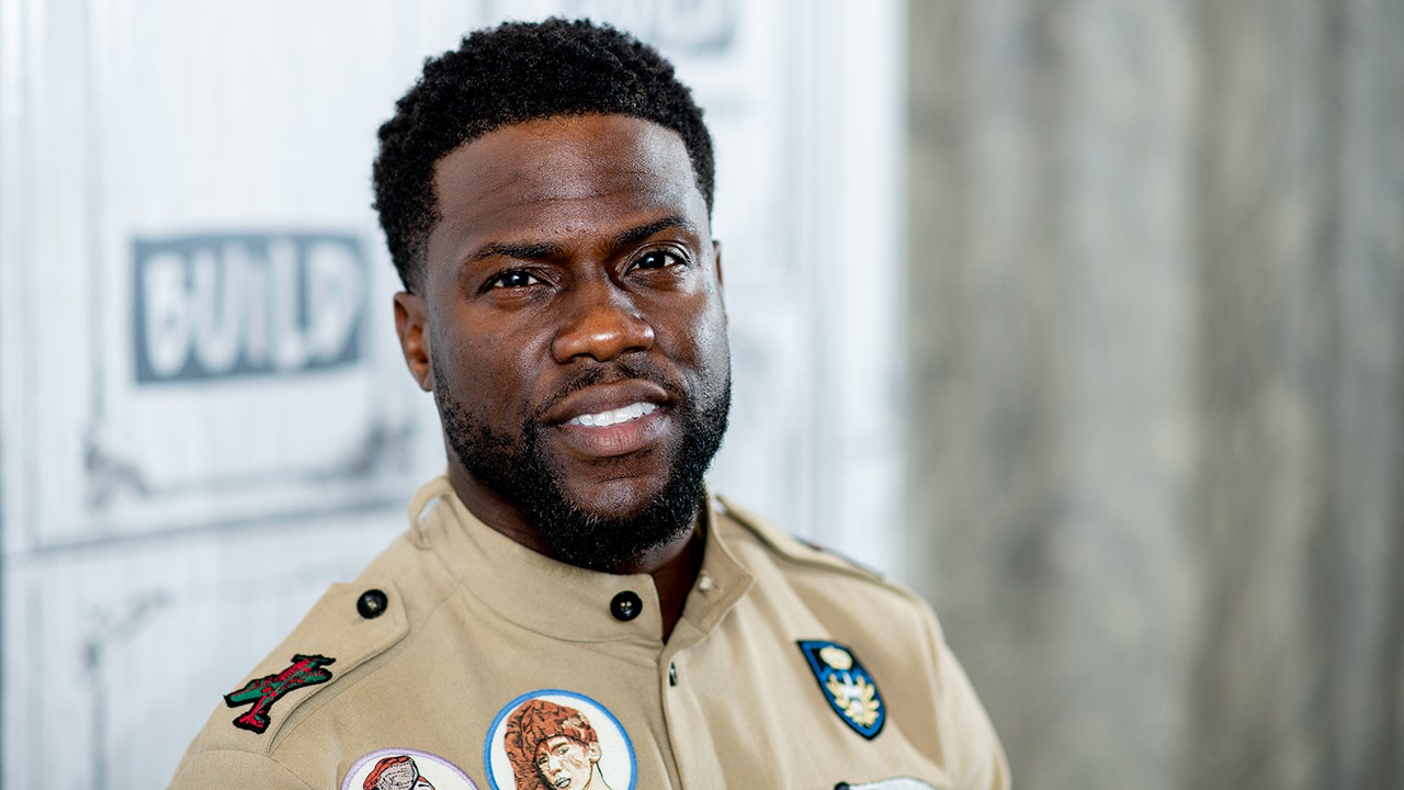 Kevin Hart shows off physique, reveals he worked with Navy SEALS for  upcoming movie | Fox News