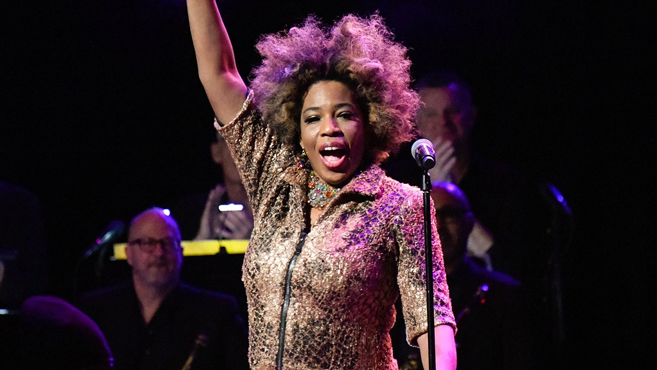 Macy Gray doubles down on criticism of the U.S. flag, notes Jan. 6 rioters 'held it as their symbol' - Fox News
