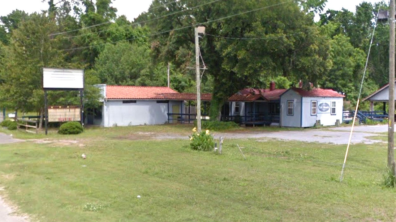 South Carolina BBQ restaurateur fixes up old cars to donate to families in need