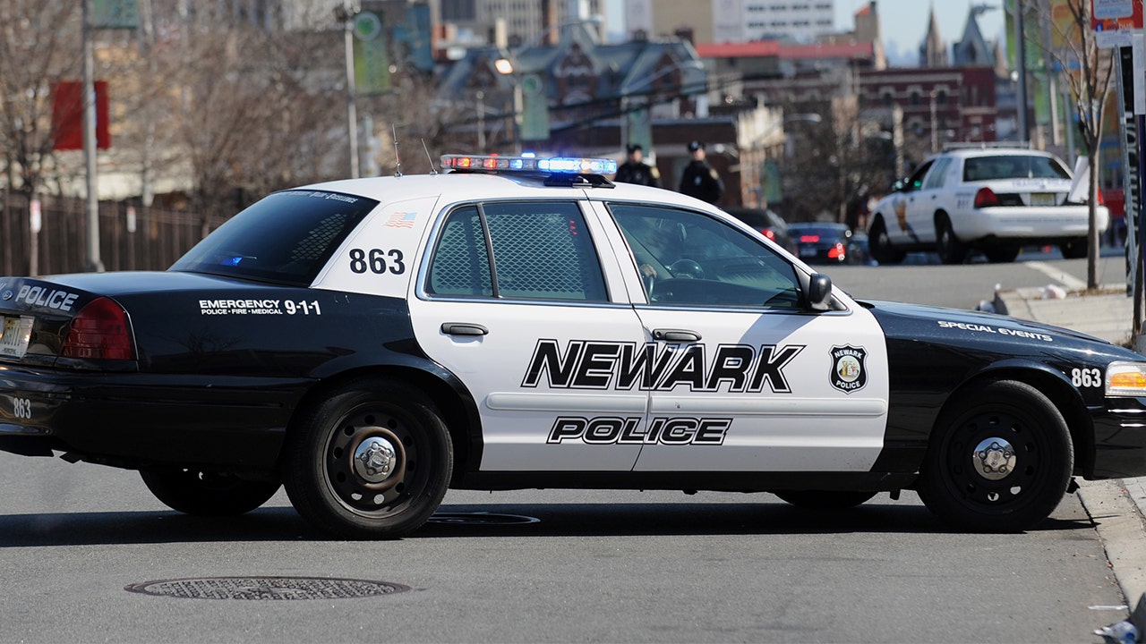 At least one New Jersey police officer shot by suspect on roof: Report