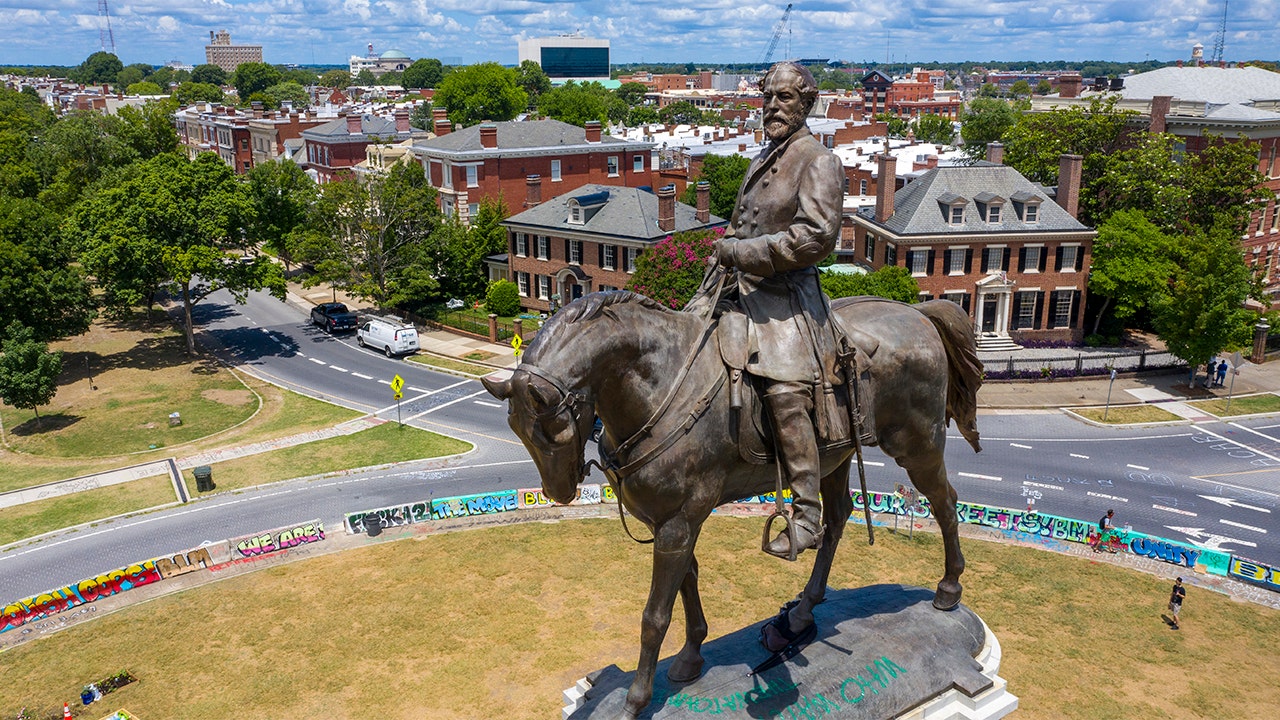 Virginia court to hear challenges to removal of Lee statue
