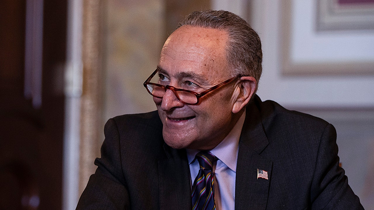 Chuck Schumer’s father Abe dead at 98, senator says