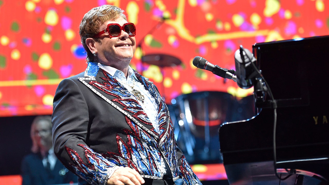 Elton John bids farewell to Philly with ‘Philadelphia Freedom’ performance
