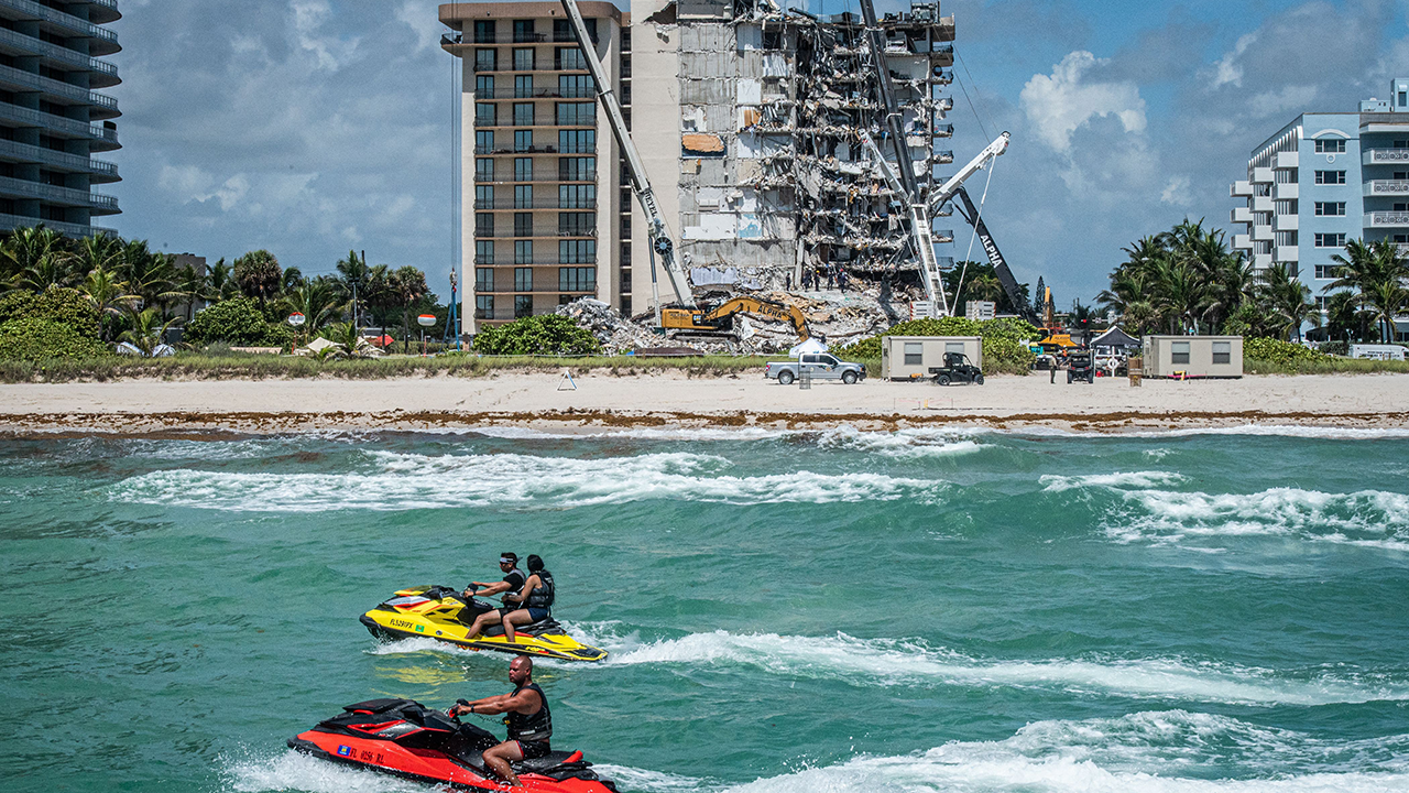 Pool deck at Surfside, Florida condo that collapsed had 'severe strength deficiency,' investigators say