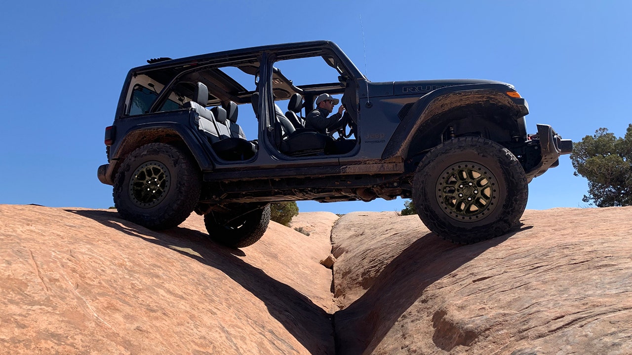 Jeep tries to stomp on Ford Bronco with new Wrangler Xtreme Recon SUV