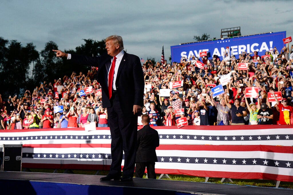 Trump makes no mention of DeSantis at Florida rally