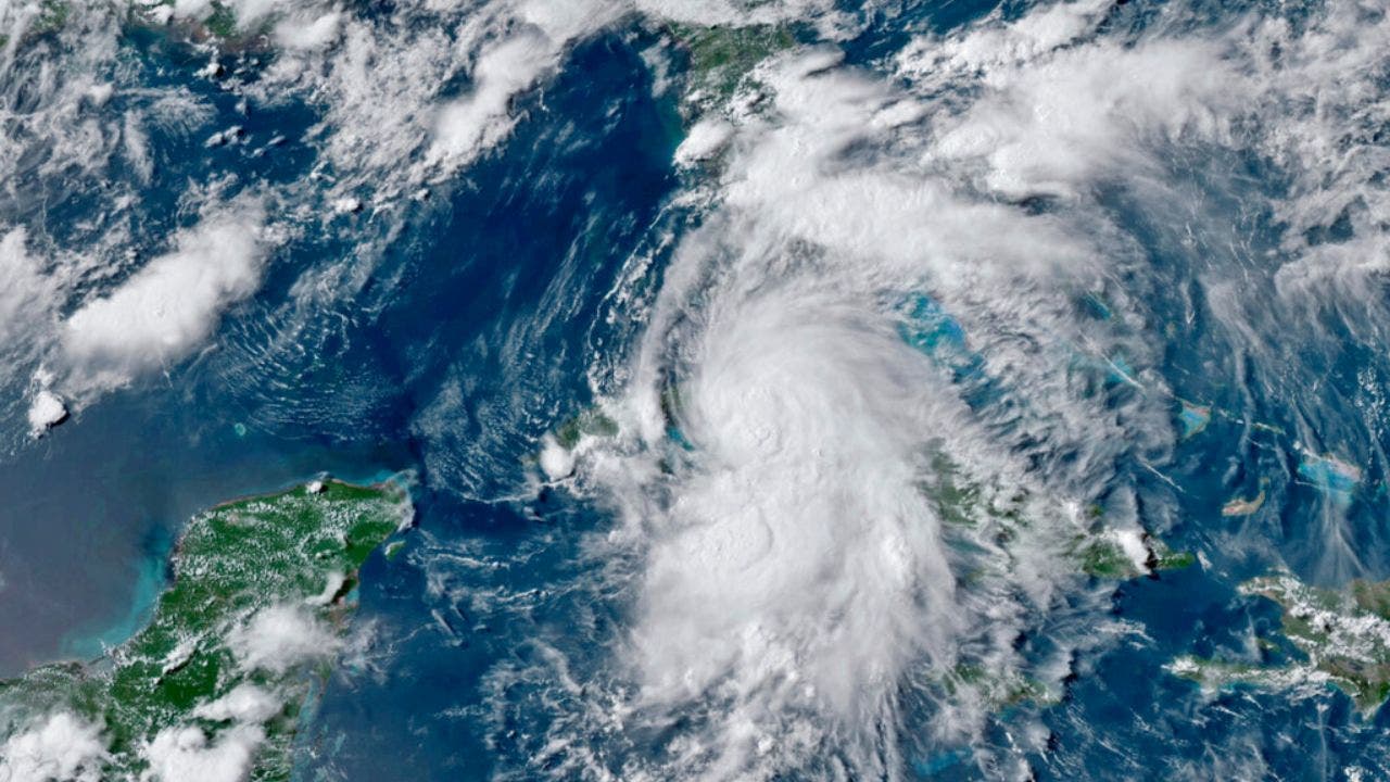 Bão nhiệt đới Elsa đổ bộ vào Cuba, để mắt tới Florida