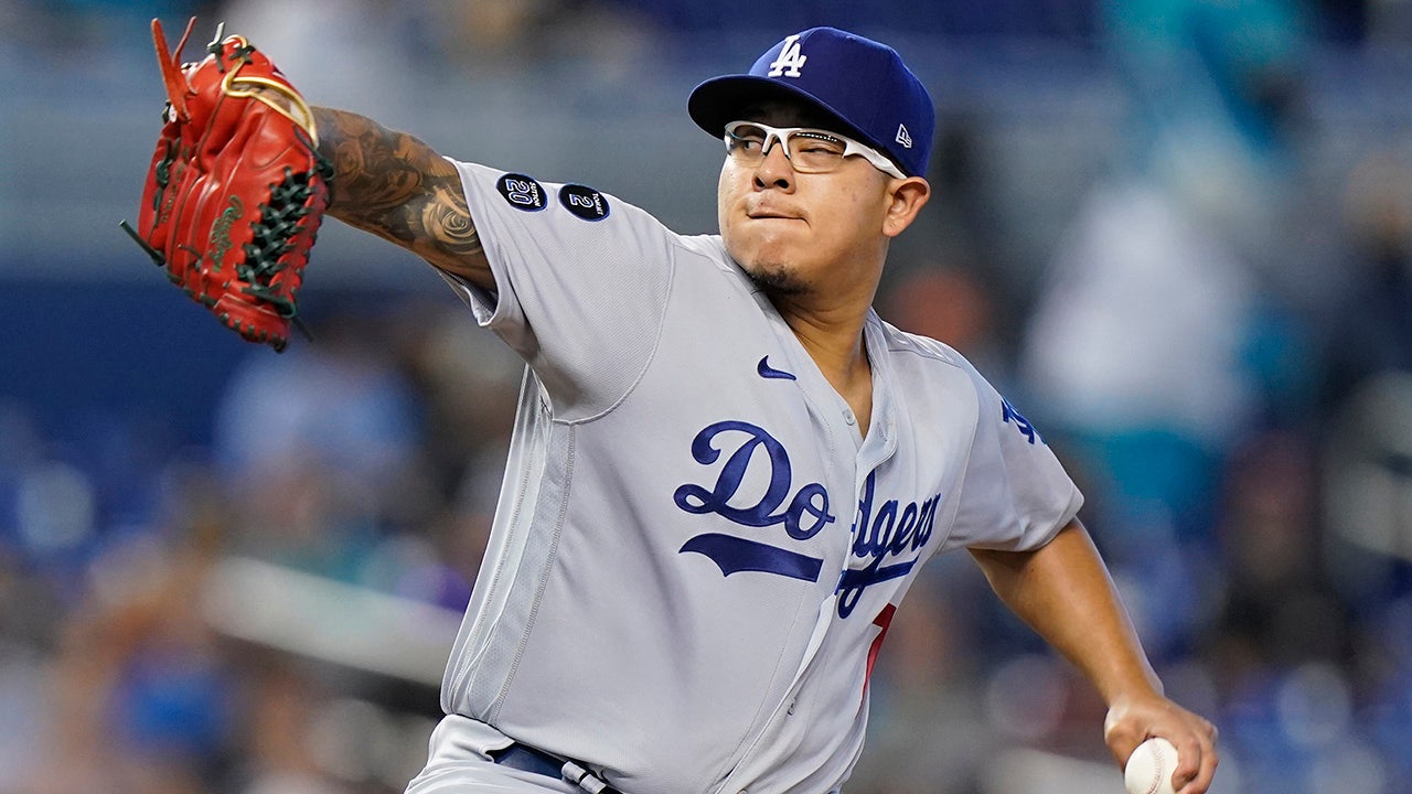 Julio Urías Becomes First Pitcher to 11 Wins in MLB, as Dodgers