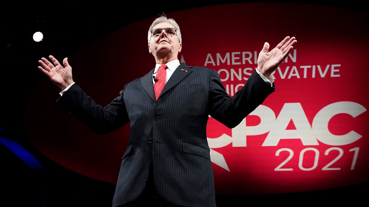 Lt. Gov. Dan Patrick touts Texas COVID approach, says CPAC should stay in Lone Star State