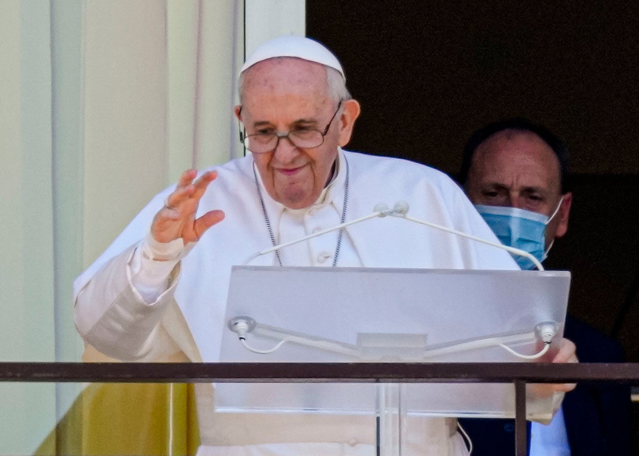 Pope Francis makes first appearance since intestinal surgery