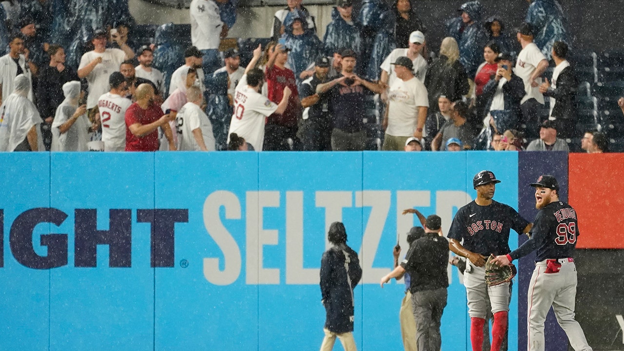 Yankees-Red Sox game briefly delayed after fan throws ball at Boston's Alex Verdugo