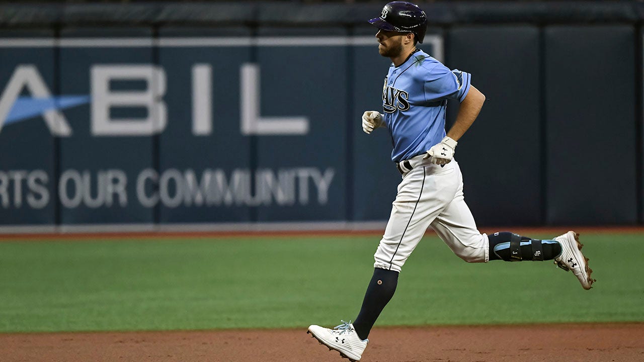 Josh Lowe hits 2-out, 2-run double in 9th in the Rays' 3-2 win