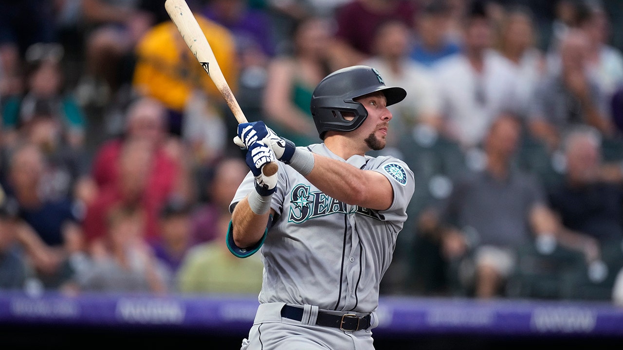 Gomber back from injured list, leads Rockies past Mariners