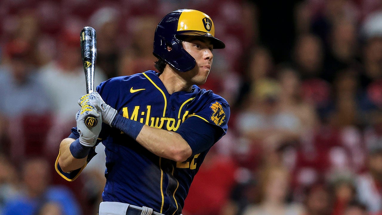 Brewers OF Christian Yelich tests positive for COVID-19, placed on IL