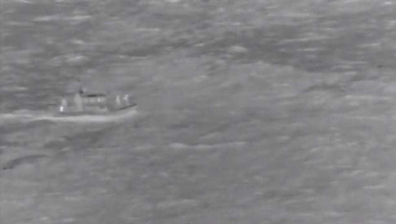 Coast Guard rescue of downed pilots off Hawaii coast captured in harrowing video