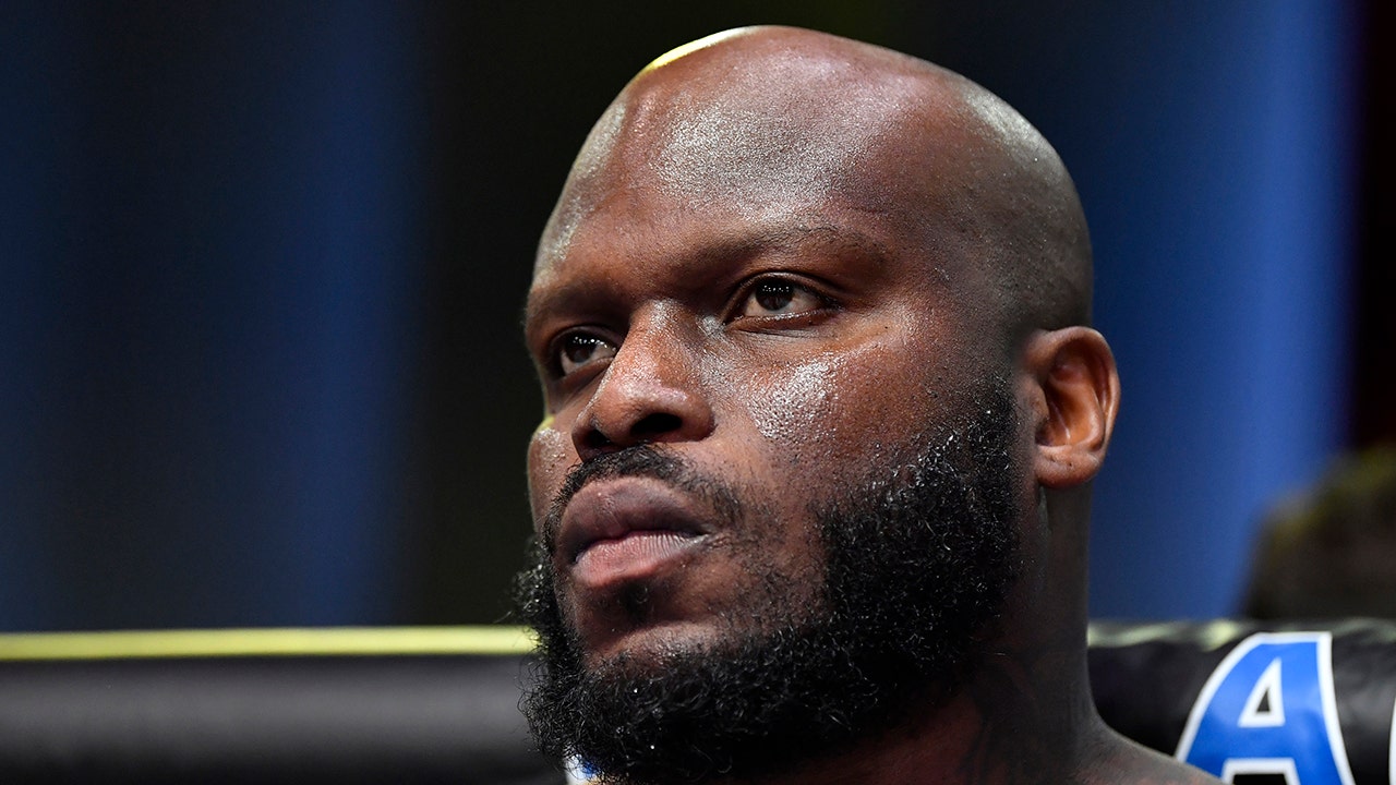 UFC star Derrick Lewis tosses head-scratching first pitch before