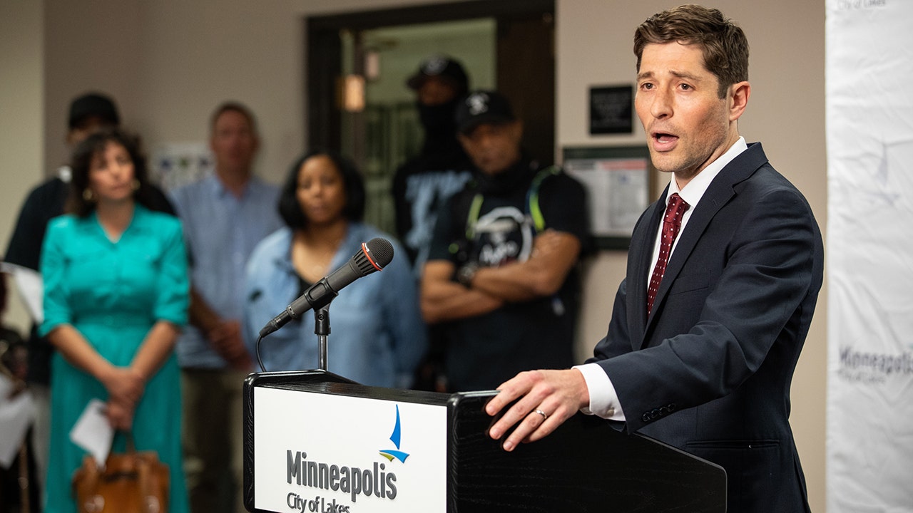 Minneapolis mayor says he's committed to recruiting new police officers after judge's ruling