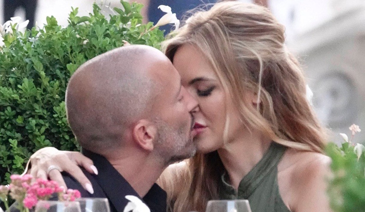 ‘Selling Sunset’s Jason Oppenheim, Chrishell Stause pack on PDA in Rome after she confirms romance with broker