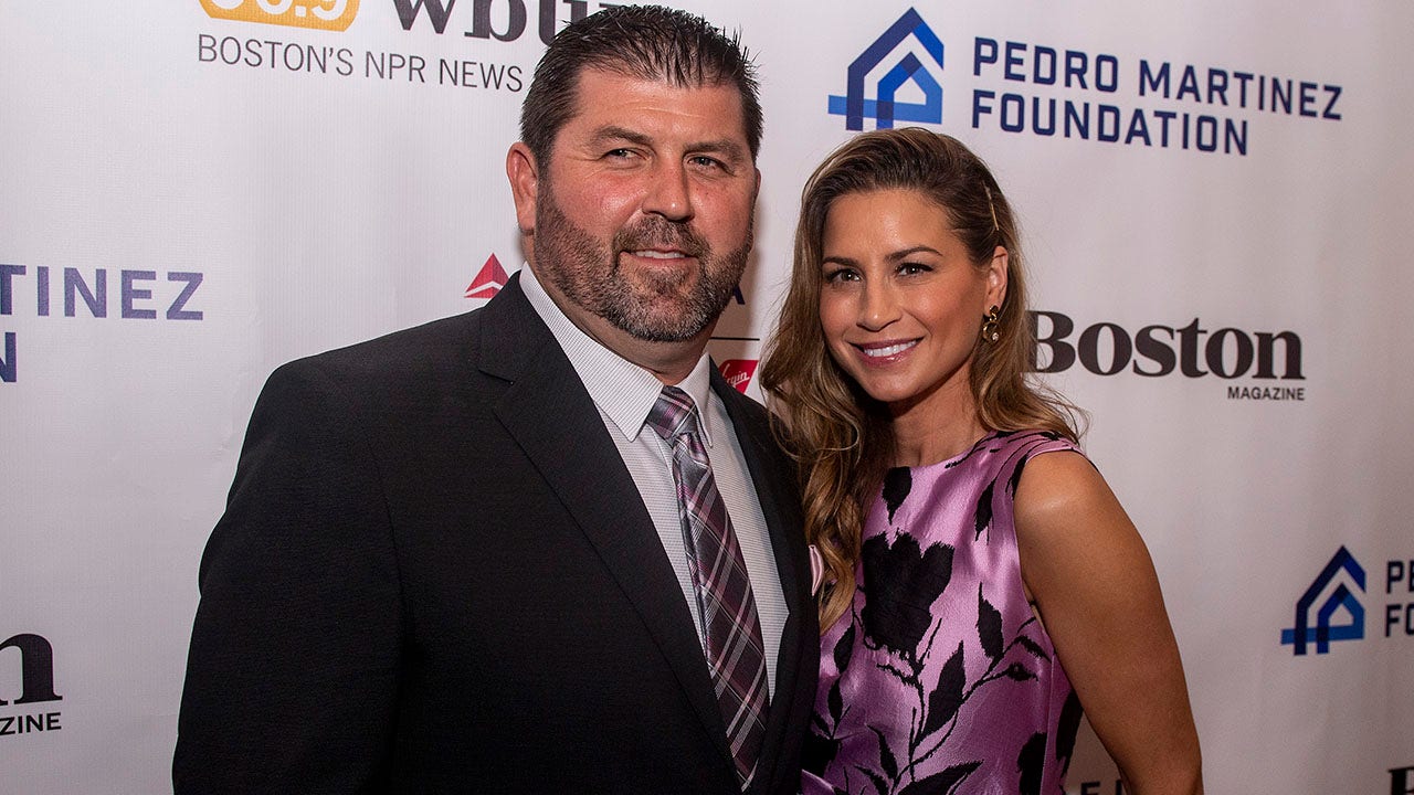 Varitek staying involved with Red Sox