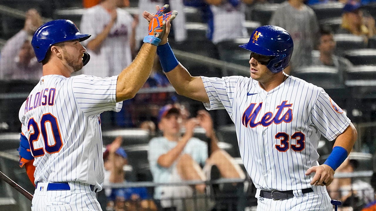 McNeil's tiebreaking homer in the 9th inning lifts the Mets to a 2