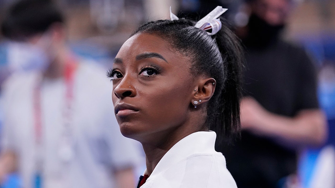 Simone Biles delivers powerful message to Olympic teammates after exiting gymnastics event - Fox News