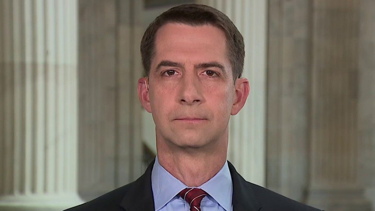 Tom Cotton campaigns in Iowa, banks political capital ahead of potential 2024 presidential run