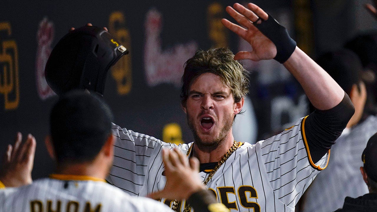 Myers, Machado lead Padres to 7-4 win against Nationals