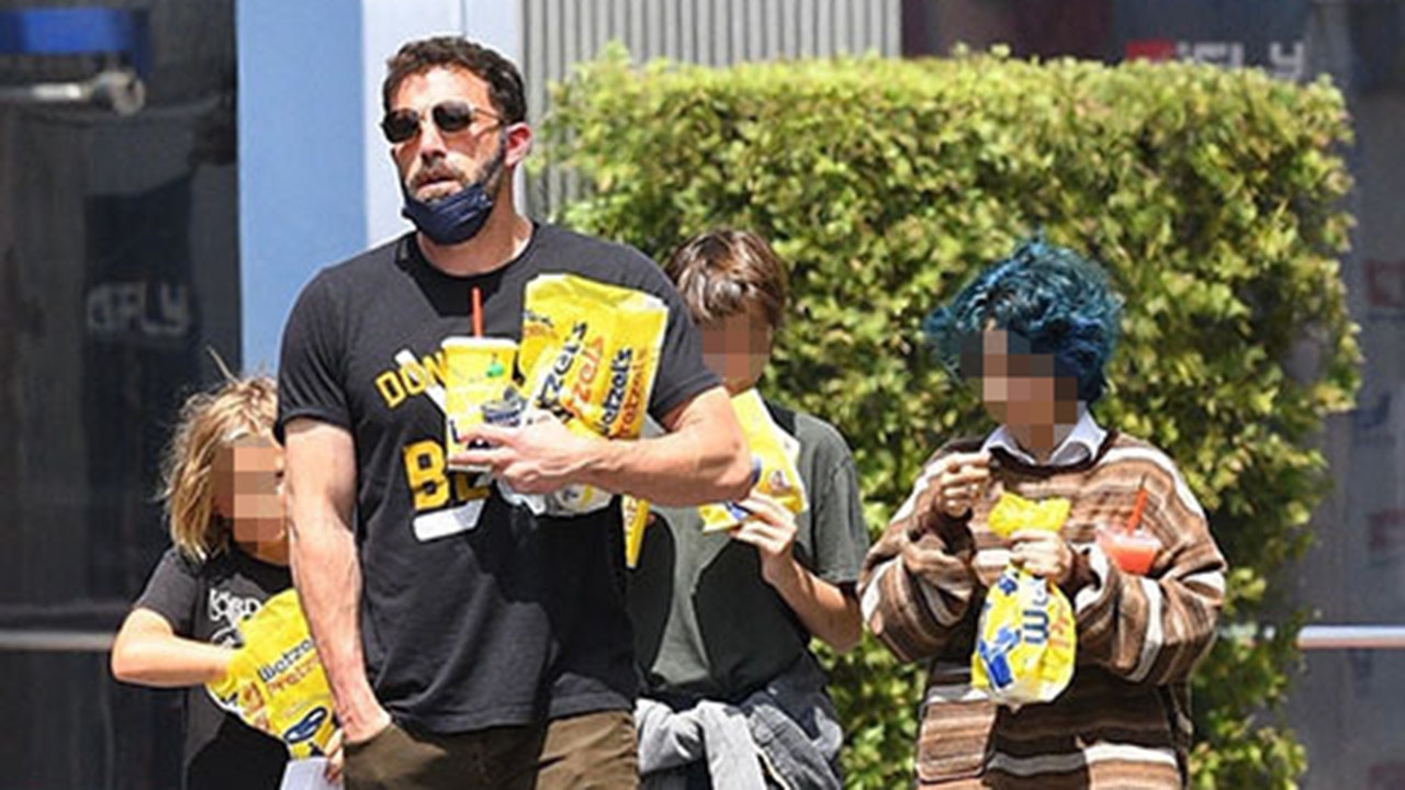 Ben Affleck takes kids Samuel, Seraphina to theme park with Jennifer Lopez's daughter Emme