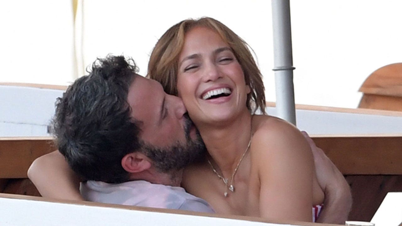 Jennifer Lopez and Ben Affleck are all loved up as they pack on the PDA during steamy Italian vacation