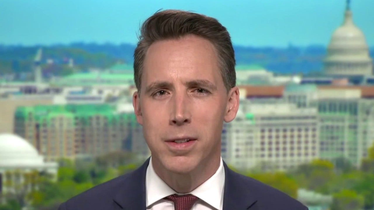 Hawley hammers White House as ‘really scary’ for pushing Facebook to 'censor' COVID posts