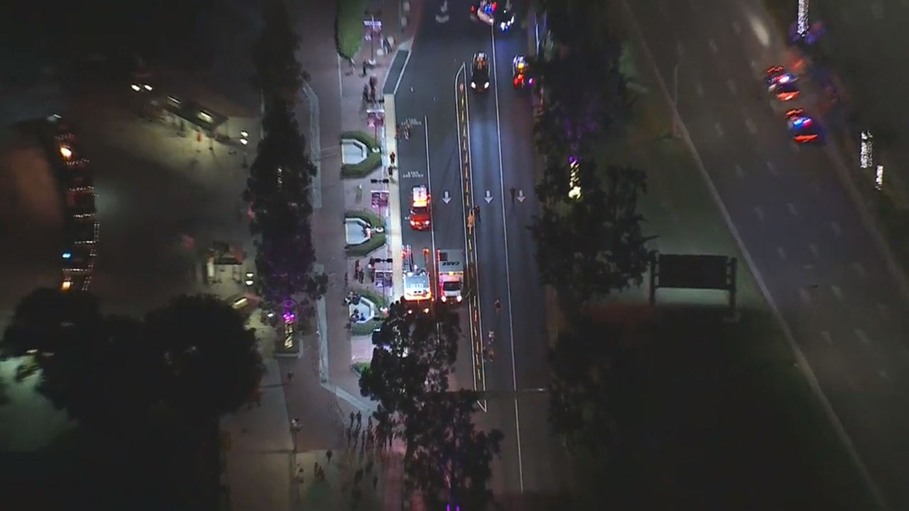 Knott’s Berry Farm tower climber near Supreme Scream ride prompts police response