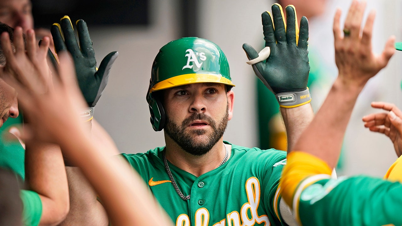 Moreland 2 HRs, Bassitt AL-high 12th W, A's bop Indians 17-0