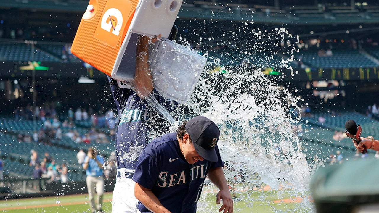 FORMER APPLESOX PITCHER GONZALES MAKING MARK WITH MARINERS — AppleSox