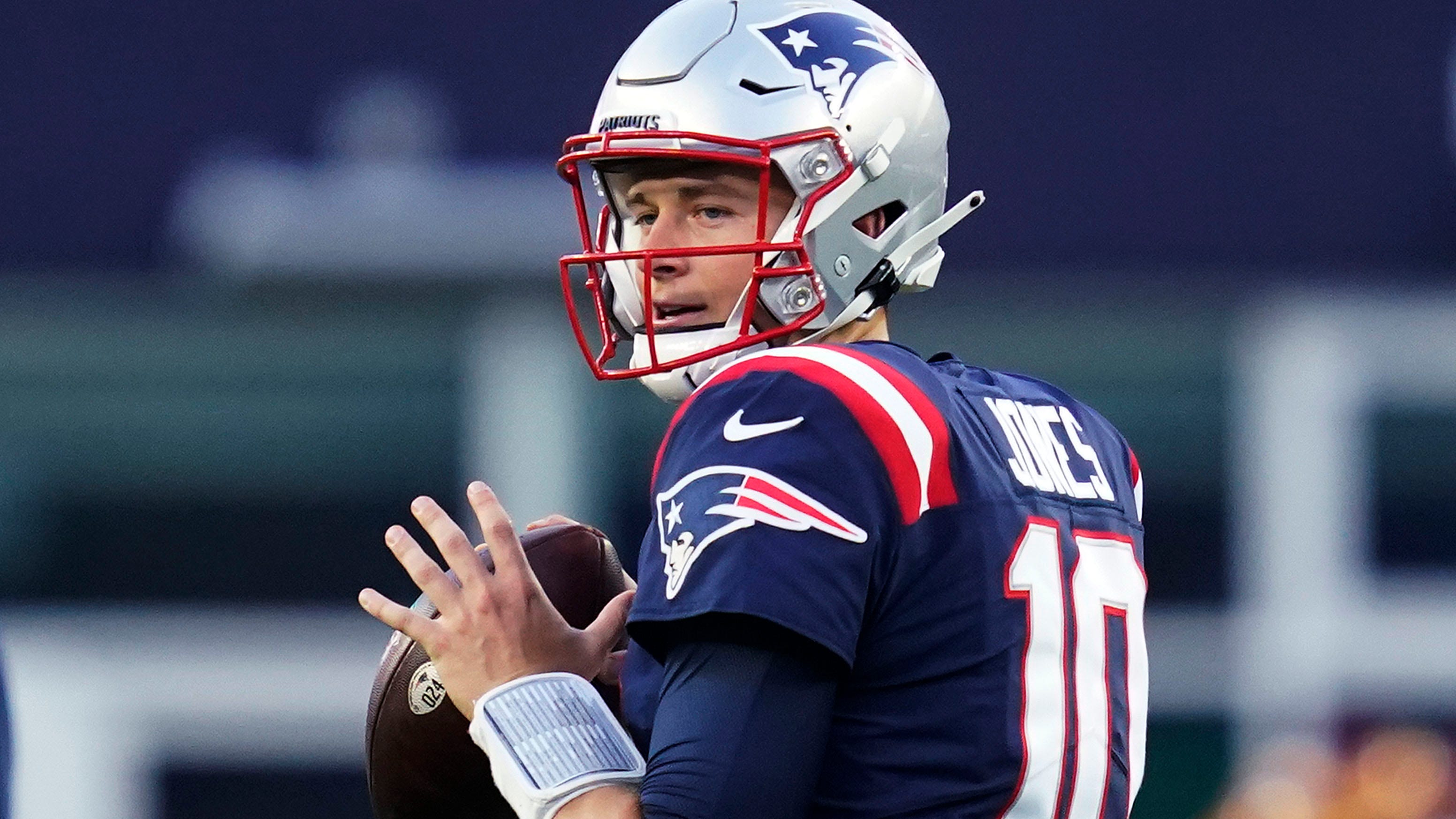 Belichick says Jones to remain Pats' starter at QB vs. Jets –