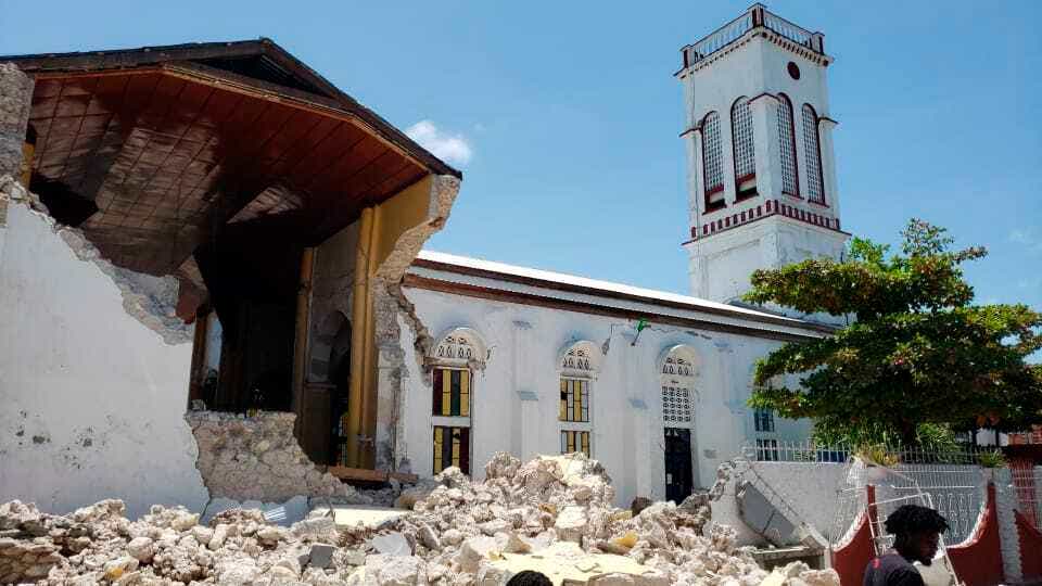 Death toll from Haiti quake hits 724 as tropical storm looms