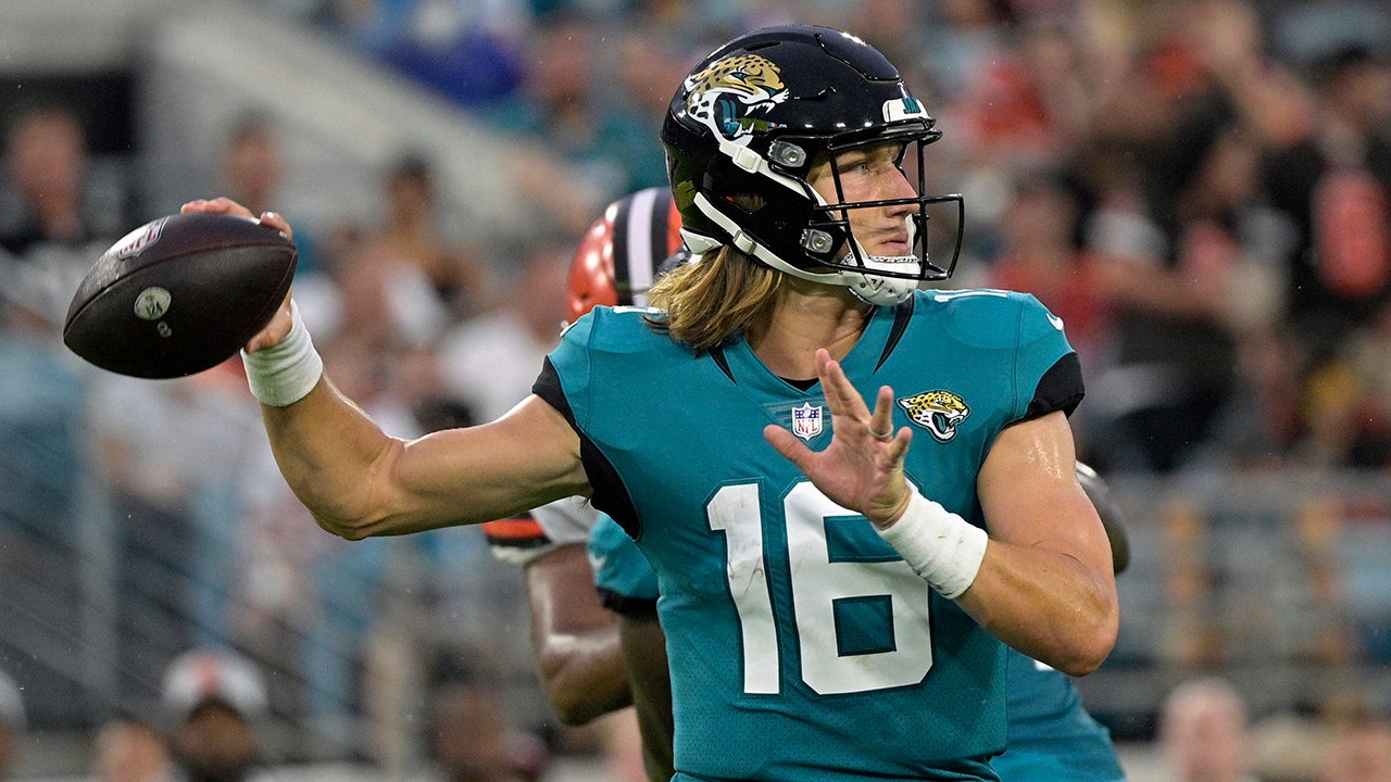 Jaguars' Trevor Lawrence hasn't lived up to No. 1 status