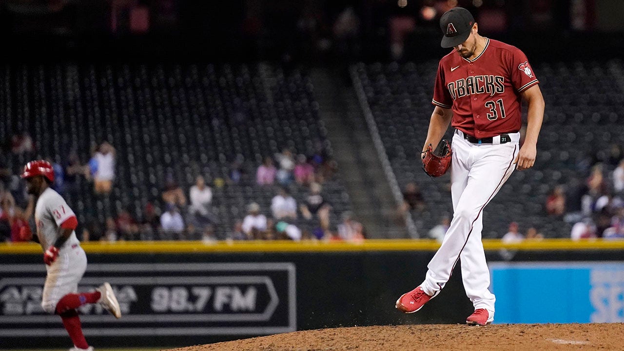 diamondbacks-smith-suspended-10-games-for-sticky-substance