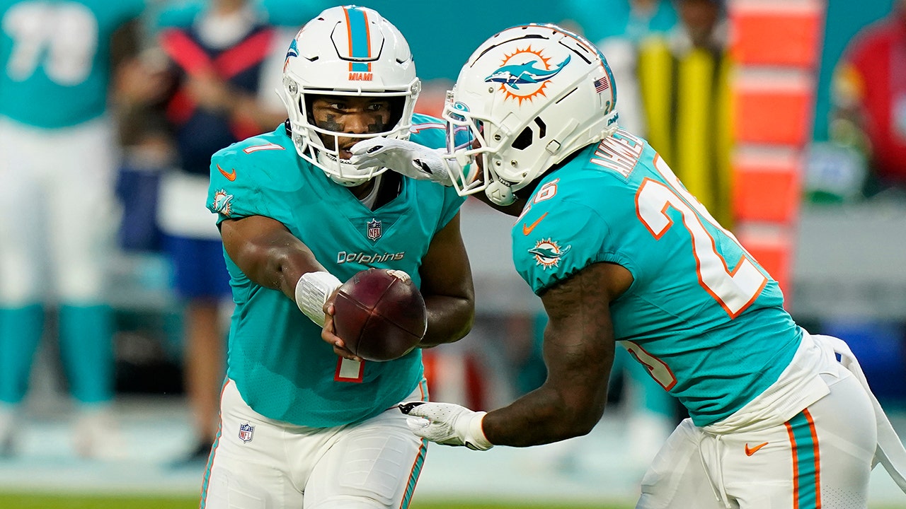 Tagovailoa leads TD drive in preseason debut to help Dolphins over