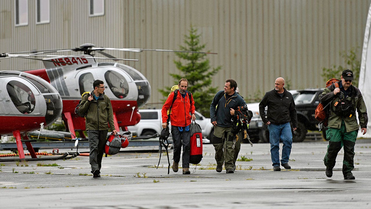 Alaska sightseeing plane crashes near Ketchikan; at least 6 dead, including pilot, Coast Guard says