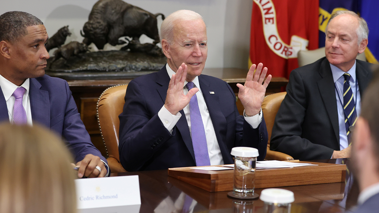 Biden refuses to take Afghanistan question, walks away after offering to take questions at FEMA
