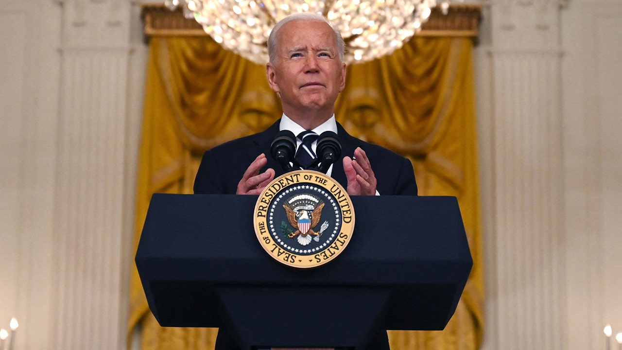 Biden faces intense backlash for avoiding questions on Afghanistan following address: 'Unmitigated disaster'