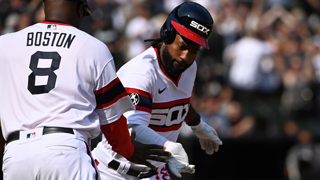 Chicago White Sox place Billy Hamilton on 10-day IL with oblique