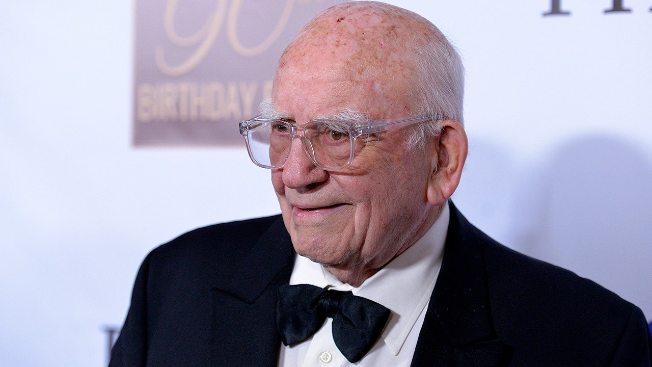 Celebrities pay tribute to Ed Asner following news of his death
