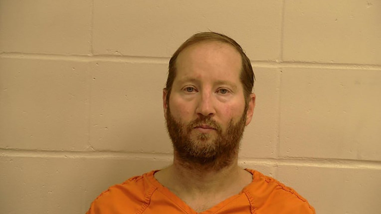 Minnesota fugitive, accused of killing wife, arrested after camera picks up his location