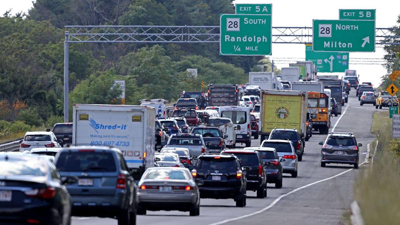 WSJ editorial mocks auto manufacturers getting 'double-crossed' by Biden admin: 'Hard not to get a chuckle'