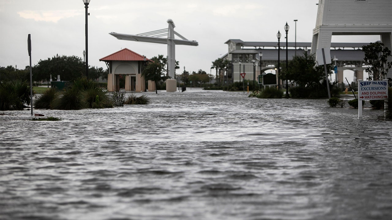 Hurricane Ida knocks out power to entire city of New Orleans, officials say