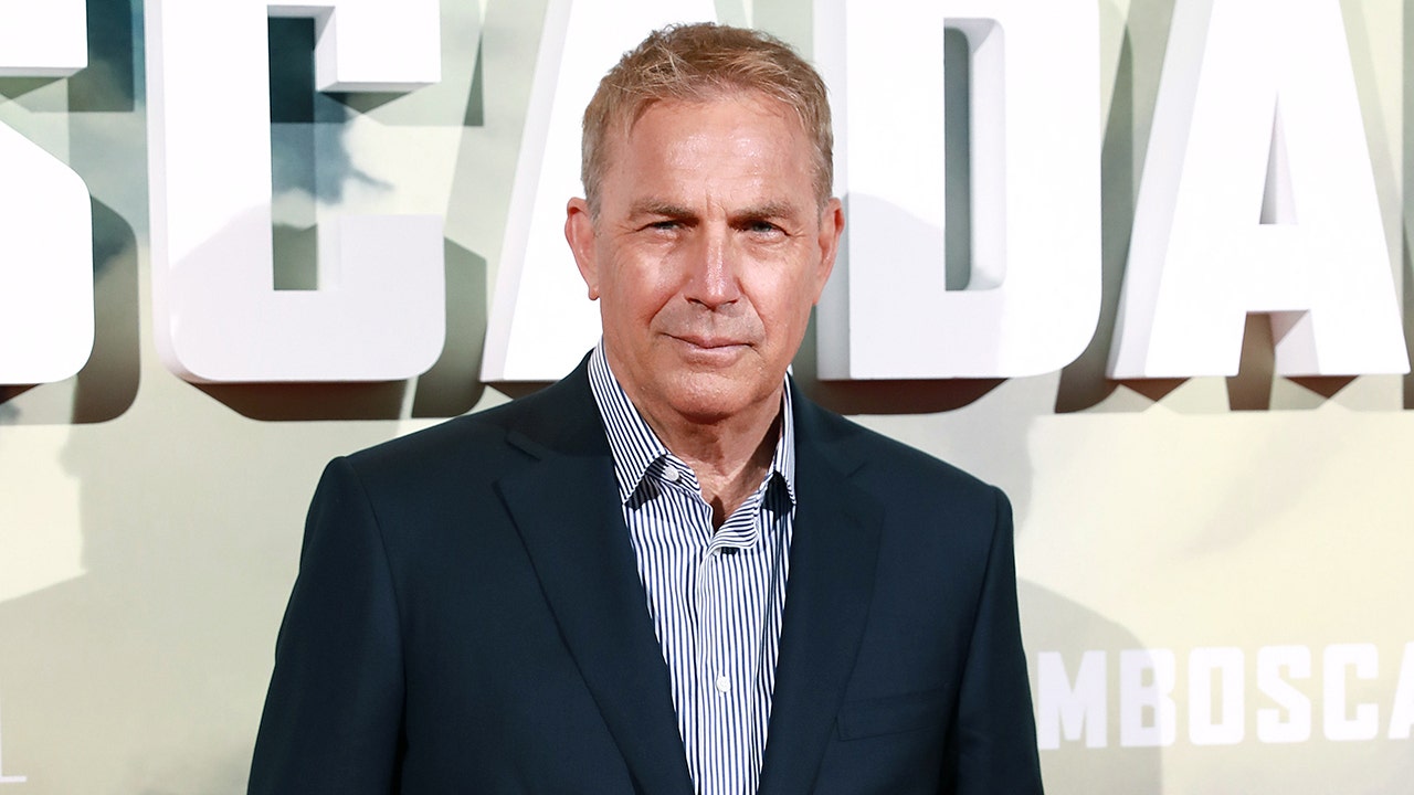 Kevin Costner returns to 'Field of Dreams' location ahead of MLB game between Yankees, White Sox
