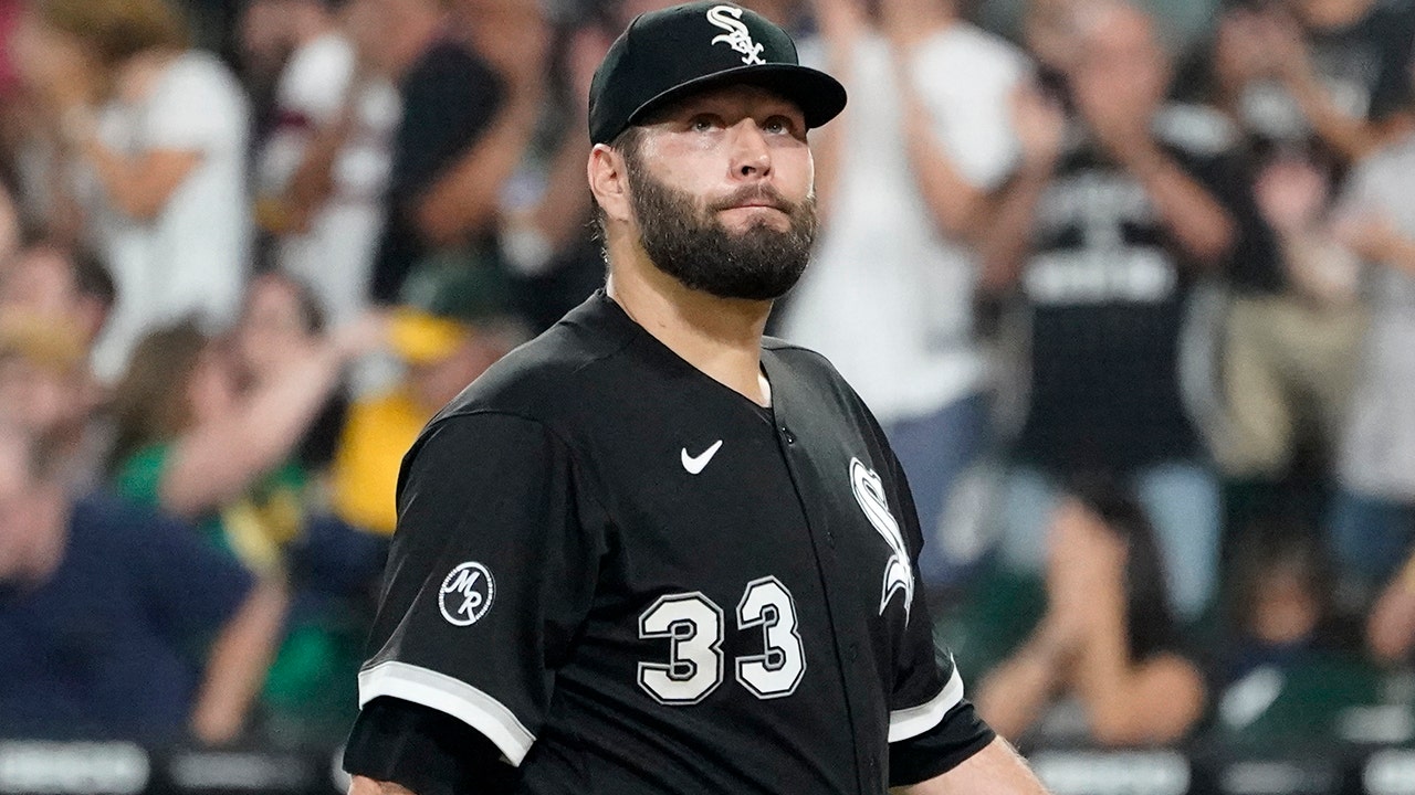 Lance Lynn ejected in the 4th, 08/18/2021